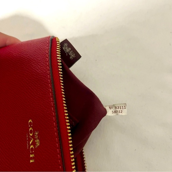 Coach Bags Coach Corner Zip Wristlet Pebble Leather 6x4 Brick Red C7943 - Picture 4 of 10